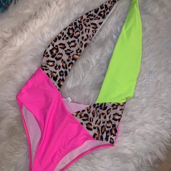 Bathing suit - Picture 2 of 2